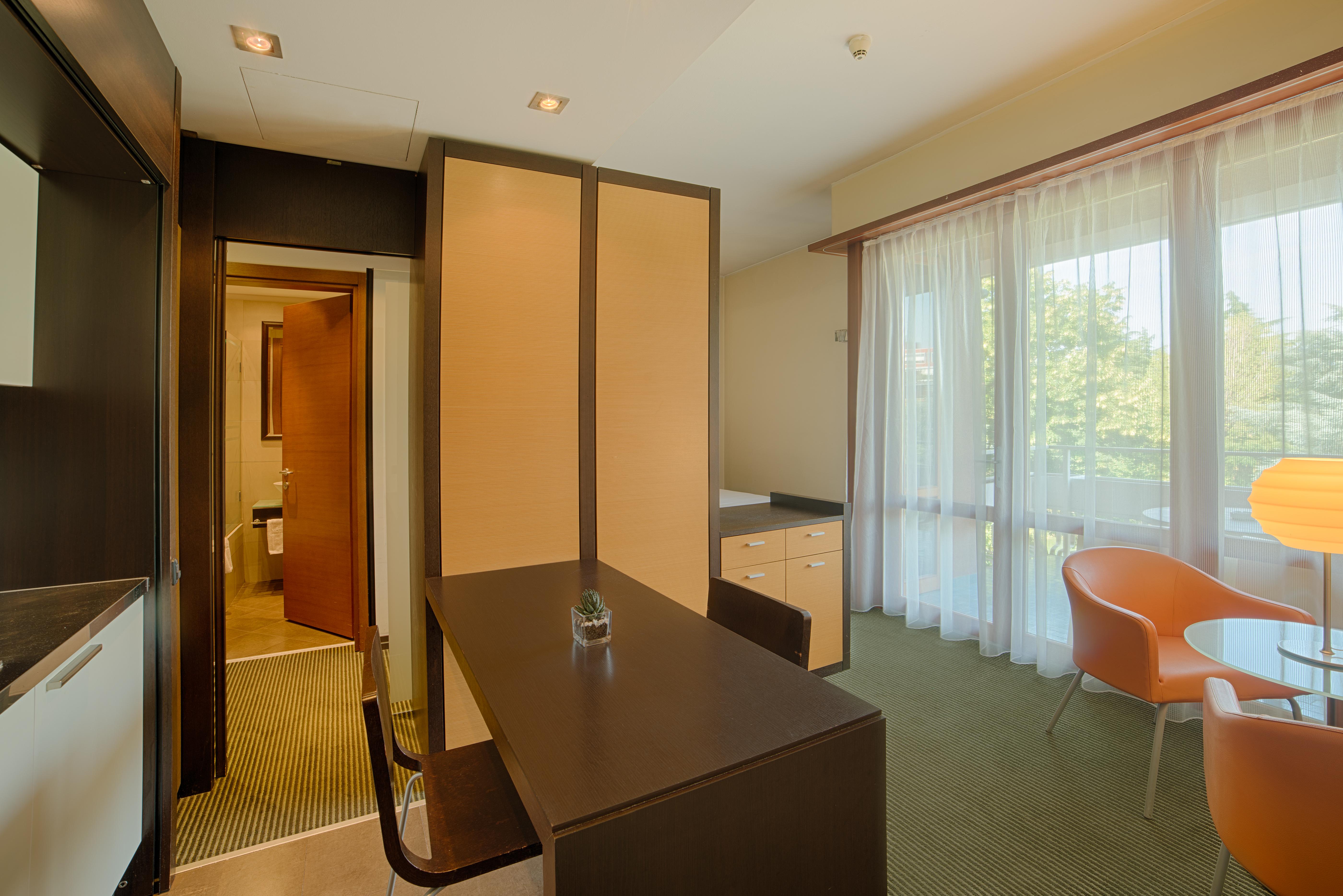 Nh Milano 2 Residence Сеграте Екстериор снимка