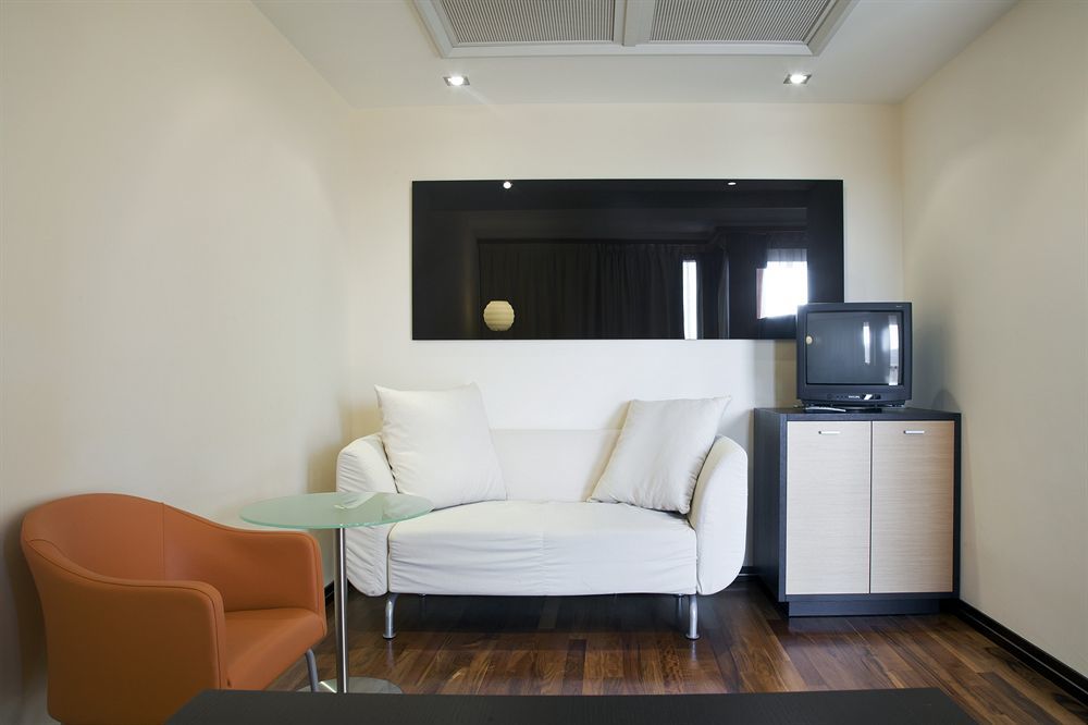 Nh Milano 2 Residence Сеграте Екстериор снимка